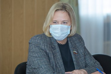 Фракции ЗС зададут вопросы главному судебному приставу